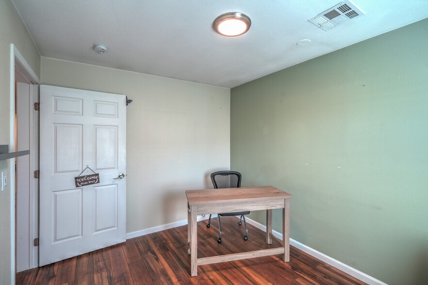 More Photos Of 211 W Atlantic Ave, Henderson Office For Sale