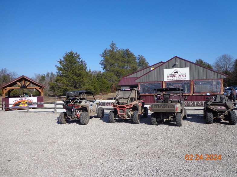 Primary Photo Of 2570 N Saint Helen Rd, Saint Helen Restaurant For Sale