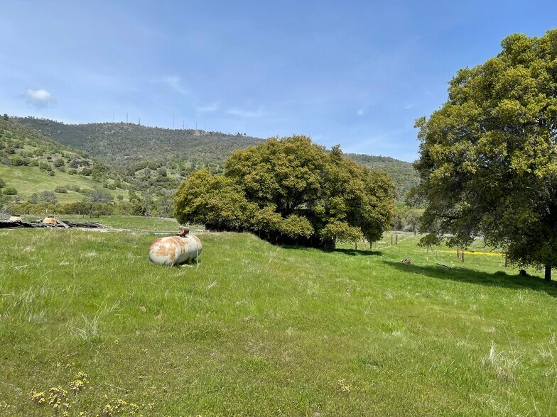 More Photos Of 5877 State 49 hwy, Mariposa Land For Sale