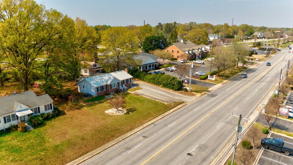 More Photos Of 410 SE Main St, Simpsonville Office For Sale