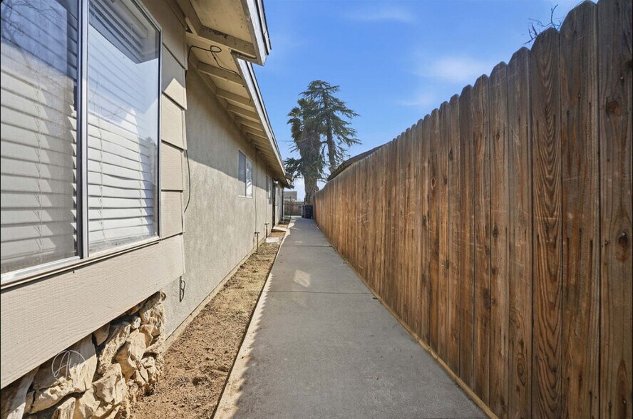 More Photos Of 505 Woodrow Ave, Bakersfield Multifamily For Sale