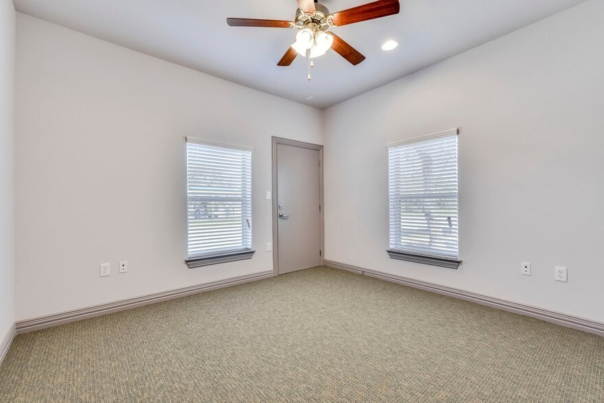 More Photos Of 3001 Joe Dimaggio Blvd, Round Rock General Retail For Sale