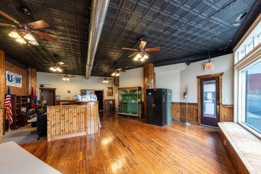 More Photos Of 233 E Sullivan St, Kingsport Storefront For Sale