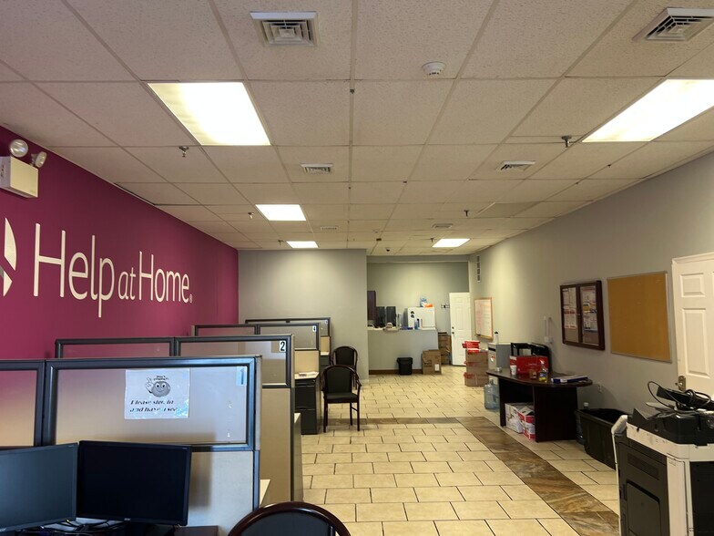 More Photos Of 911-913 N Broad St, Philadelphia Storefront For Lease