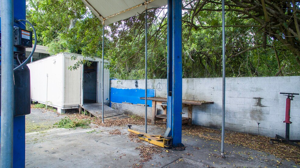 More Photos Of 1918 Aurora Rd, Melbourne General Retail For Sale