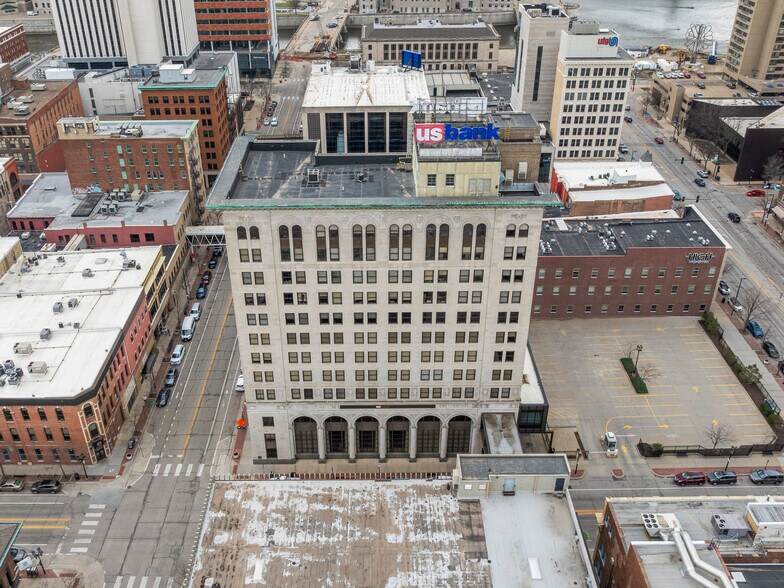 More Photos Of 226 2nd St SE, Cedar Rapids Office For Sale