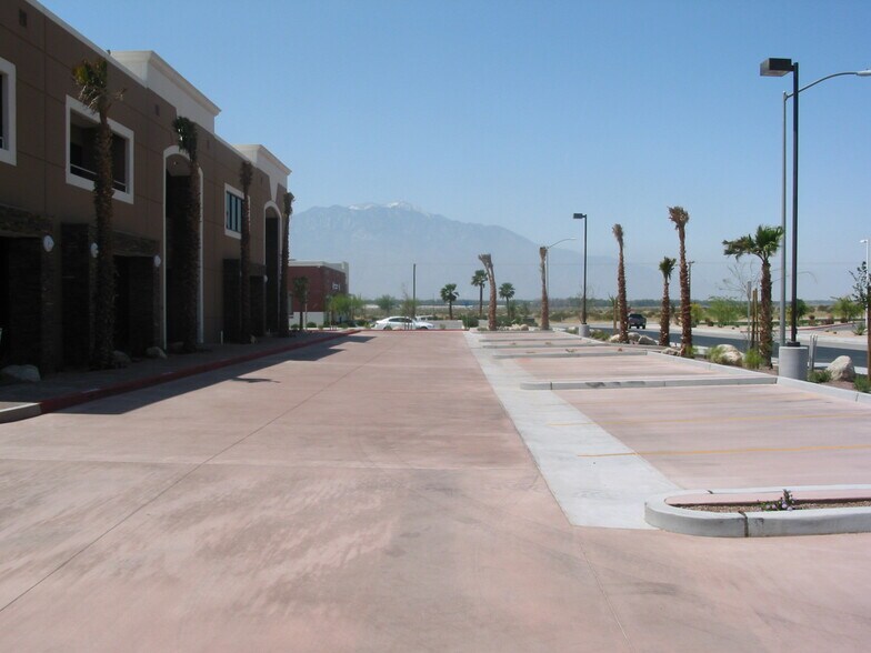 More Photos Of 72049 Petland Pl, Thousand Palms Warehouse For Lease