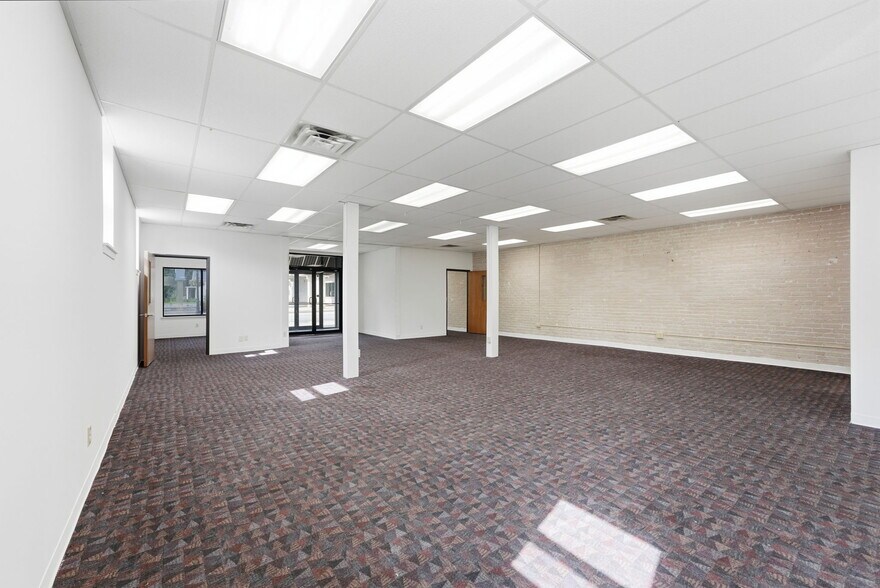 More Photos Of 197 E Morse St, Markle Office For Sale