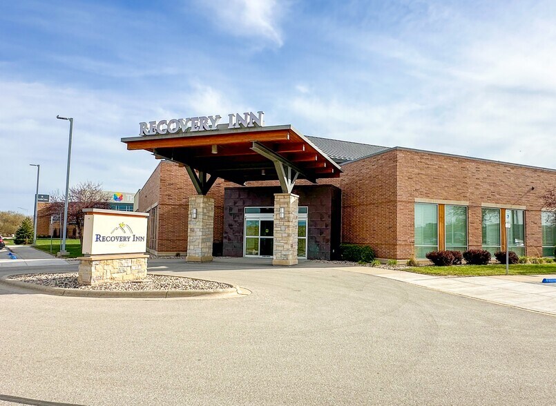 More Photos Of 2105 E Enterprise Ave, Appleton Medical For Lease