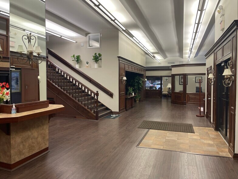 More Photos Of 107 W Michigan Ave, Kalamazoo Office For Sale