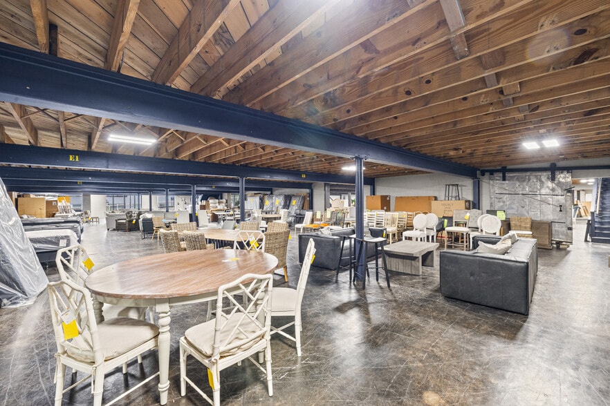 More Photos Of 764 E Seventh St, Lexington Warehouse For Sale
