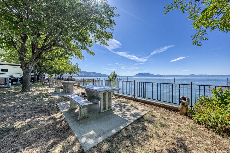 More Photos Of 2985 Lakeshore Blvd, Upper Lake Manufactured Housing Mobile Home Park For Sale