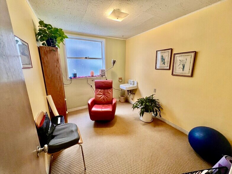 More Photos Of 1306-1308 Solano Ave, Albany Medical For Lease