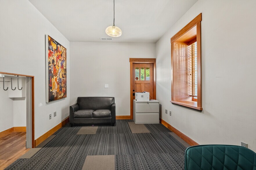 More Photos Of 720 Poyntz Ave, Manhattan Office For Sale