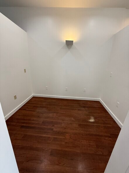 More Photos Of 5423 Penn Ave, Pittsburgh Office For Sale