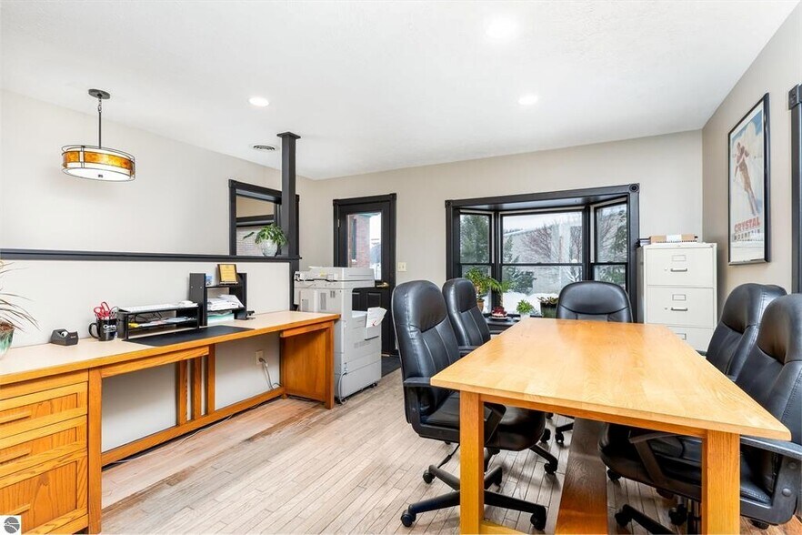 More Photos Of 408 Main St, Frankfort Office For Sale