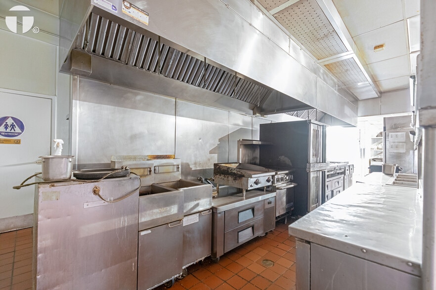 More Photos Of 1249 Howe Ave, Sacramento Restaurant For Lease