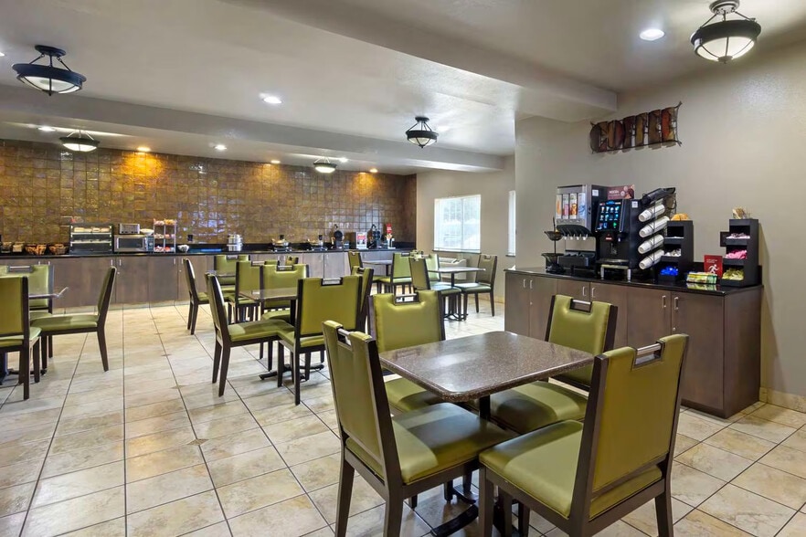 More Photos Of 1614 N 1st St, Yakima Hotel For Sale
