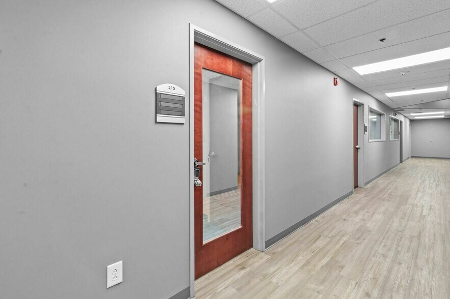 More Photos Of 10412 Allisonville Rd, Fishers Medical For Lease