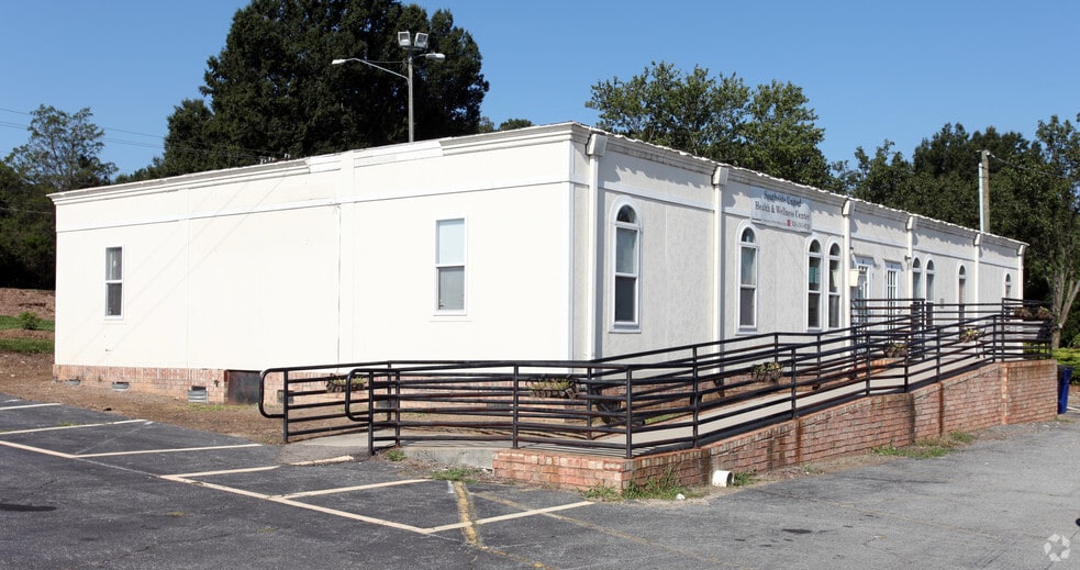 More Photos Of 3035-3086 Waughtown St, Winston-Salem Unknown For Lease