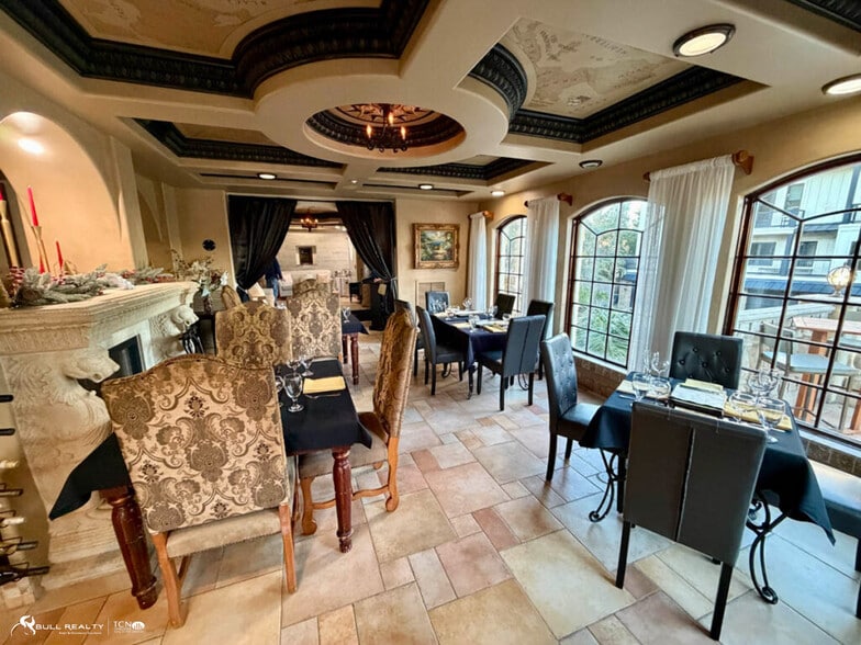 More Photos Of 935 Beachview Dr, Saint Simons Island Hotel For Sale