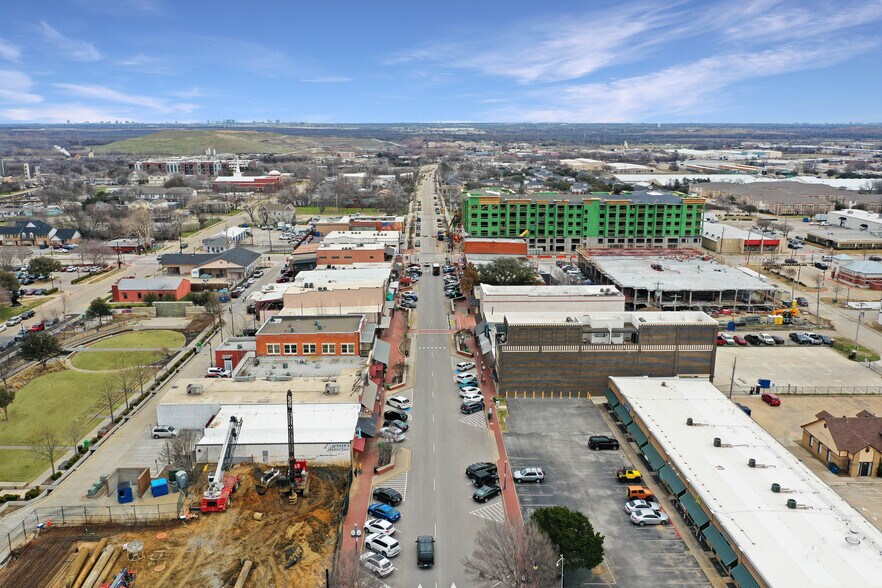 More Photos Of 150 W Main St, Lewisville Bar For Lease