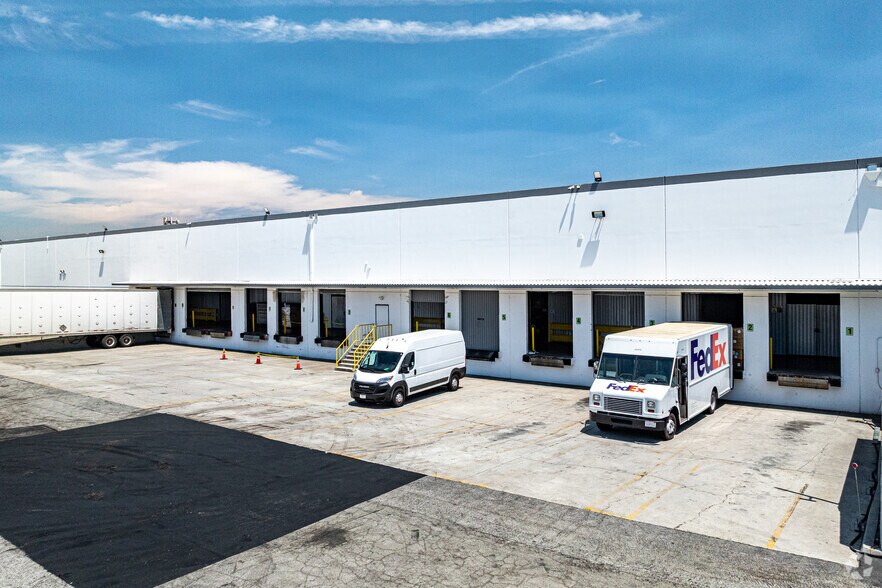 More Photos Of 347 S Stimson Ave, City Of Industry Warehouse For Lease