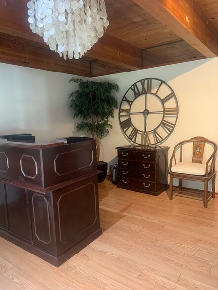 More Photos Of 479 S Marengo Ave, Pasadena Loft Creative Space For Lease