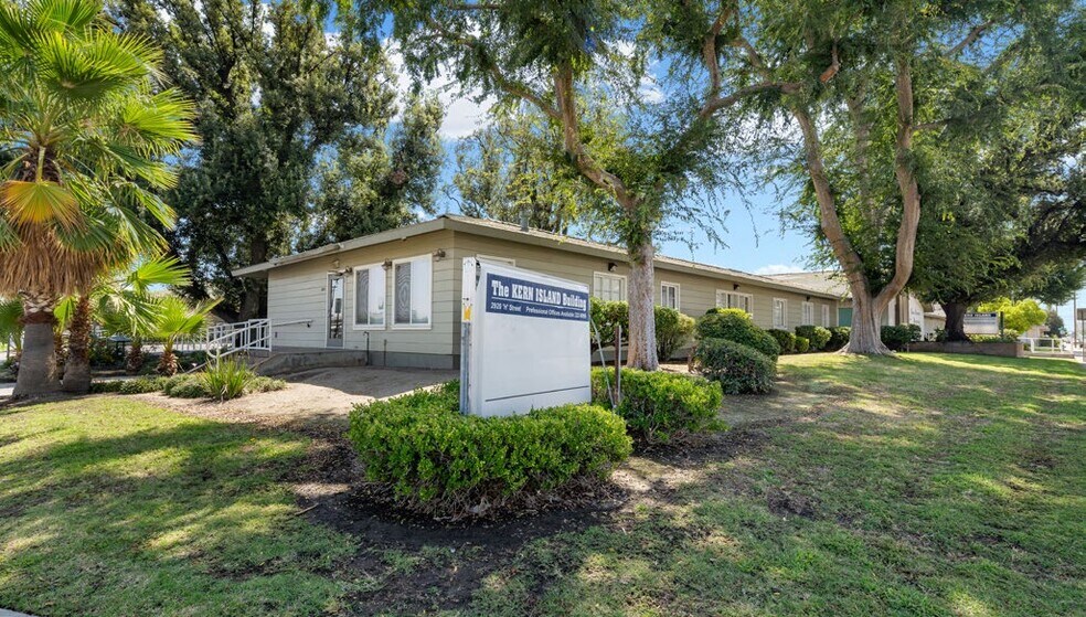 More Photos Of 2920 H St, Bakersfield Medical For Lease