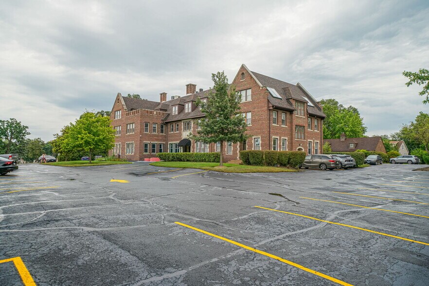 More Photos Of , Rockford Office For Sale
