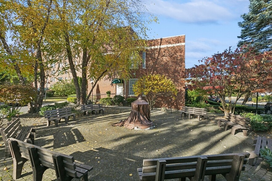 More Photos Of 3 Lehman Ter, Yonkers Congregate Senior Housing For Sale