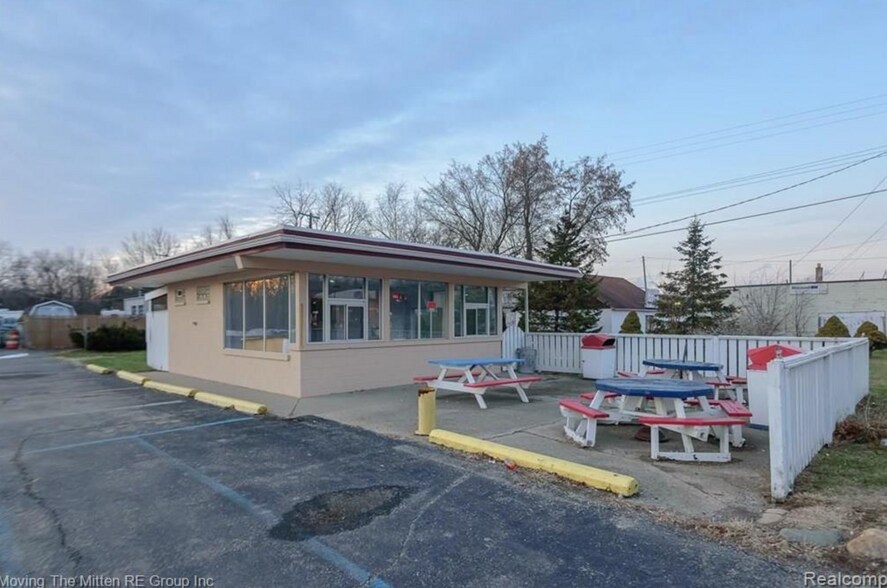 More Photos Of 19750 Sumpter Rd, Belleville Freestanding For Sale