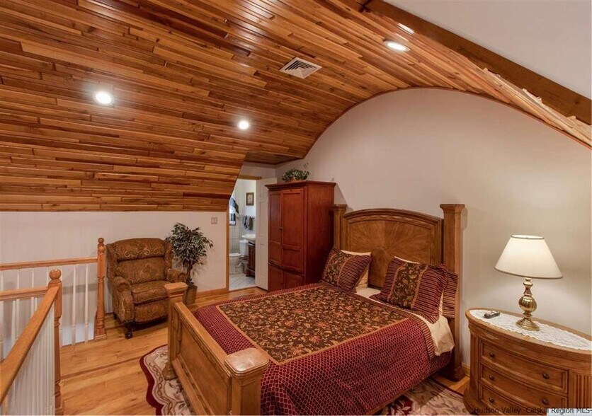 More Photos Of 218 NY-296, Windham Hotel For Sale