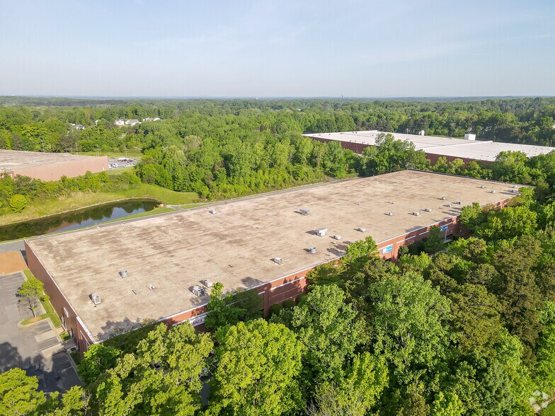 More Photos Of 6965 Northpark Blvd, Charlotte Warehouse For Lease