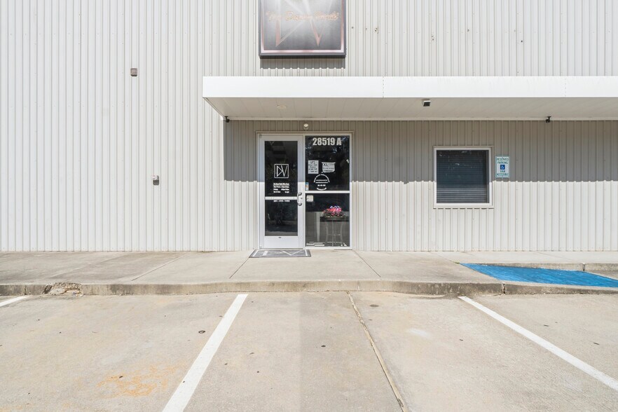 More Photos Of 28519 Sweetgum Rd, Magnolia General Retail For Sale
