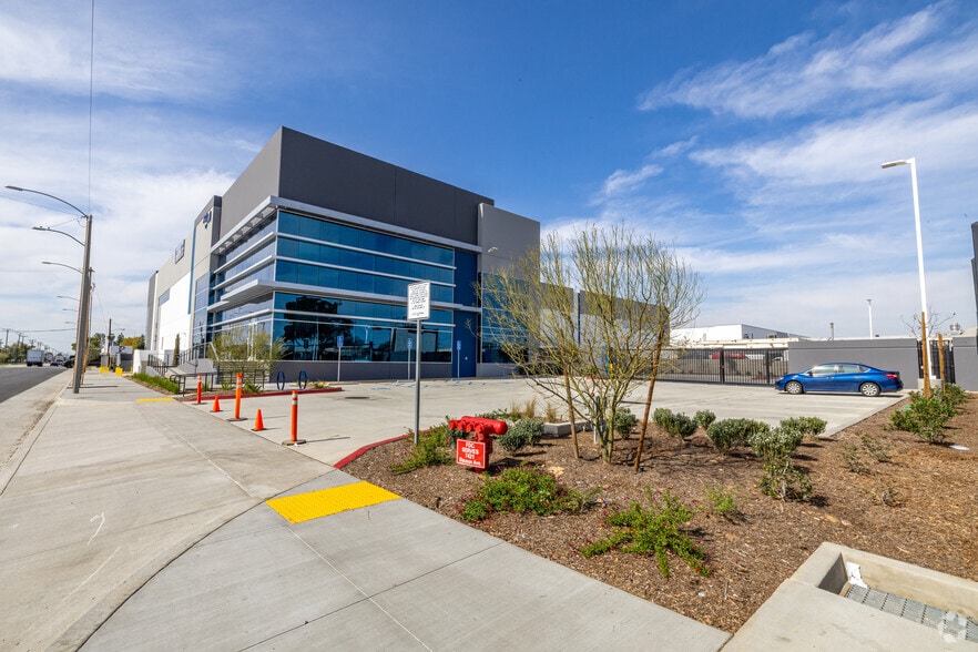 More Photos Of 7421 E Slauson Ave, Commerce Warehouse For Sale