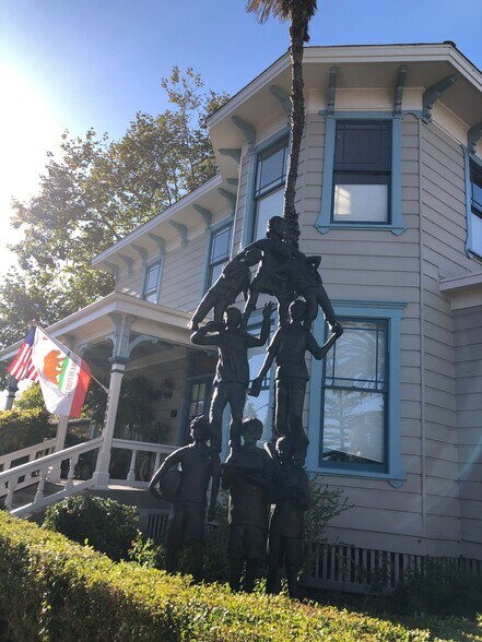 More Photos Of 200 W Victoria St, Santa Barbara Office For Lease