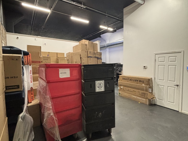 More Photos Of 2014-2036 S Michigan Ave, Chicago Office Residential For Lease