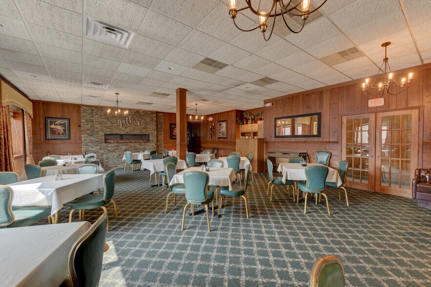 More Photos Of 502 Dixie Hwy, Beecher Restaurant For Sale