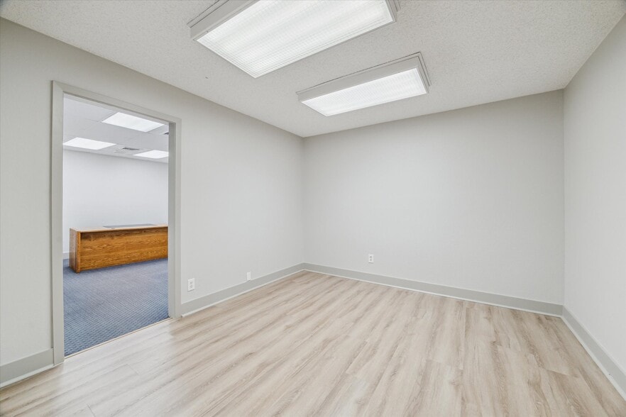 More Photos Of 11930 Sam Houston Pky, Houston Office For Sale