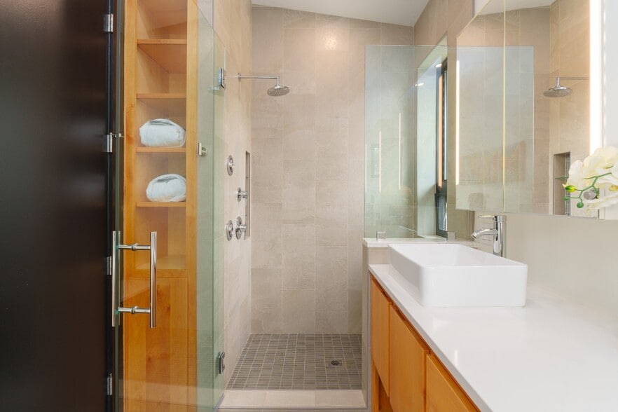 More Photos Of 409 Jackson St, Port Orford Specialty For Sale
