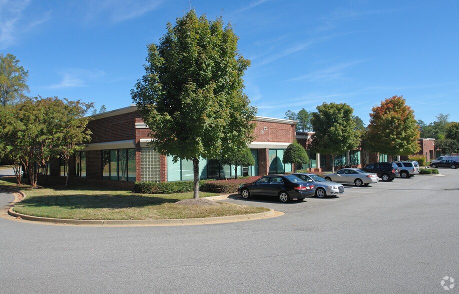 More Photos Of 3050 Royal Blvd S, Alpharetta Office For Lease