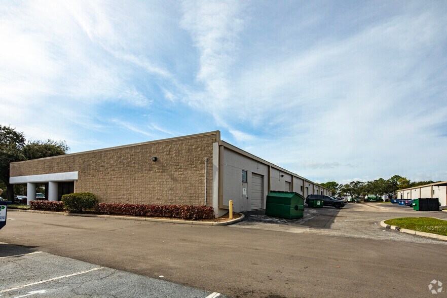 More Photos Of 5706 Benjamin Center Dr, Tampa Flex For Lease
