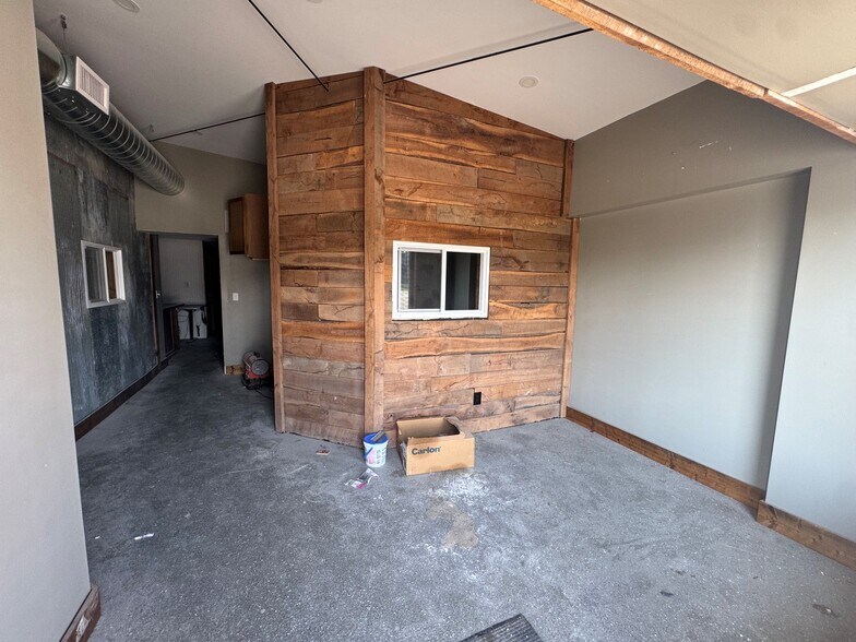 More Photos Of 17230-17232 Bel-Ray Pl, Belton Warehouse For Sale