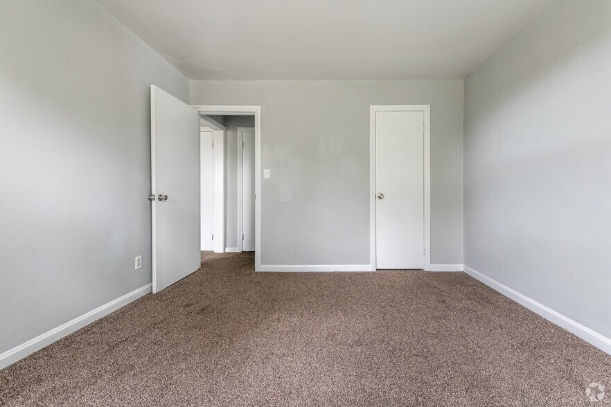 More Photos Of 1832-1864 Forest Hills Blvd, Cleveland Apartments For Sale