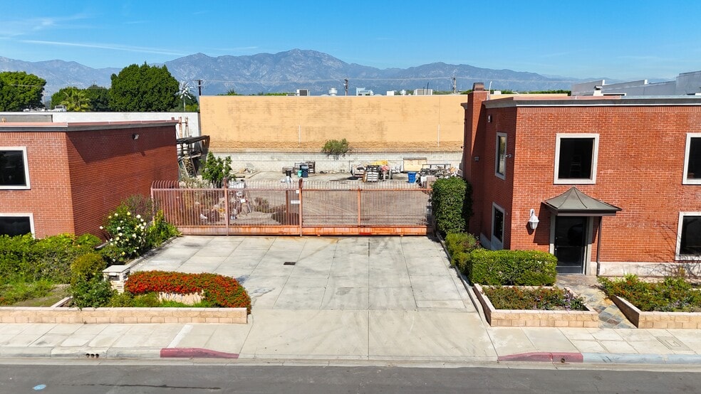 More Photos Of 11625 Goldring Rd, Arcadia Warehouse For Lease