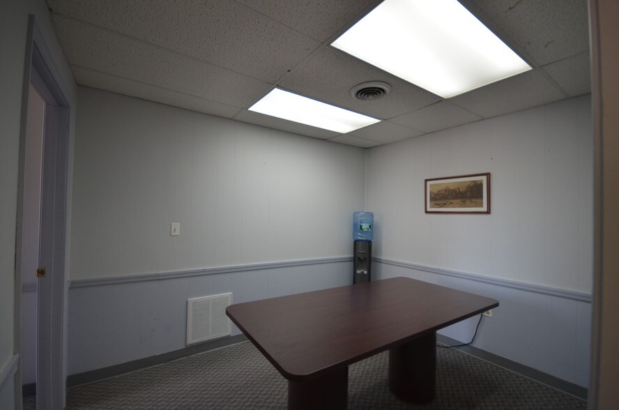 More Photos Of 20 Maple St, Springfield Office For Sale