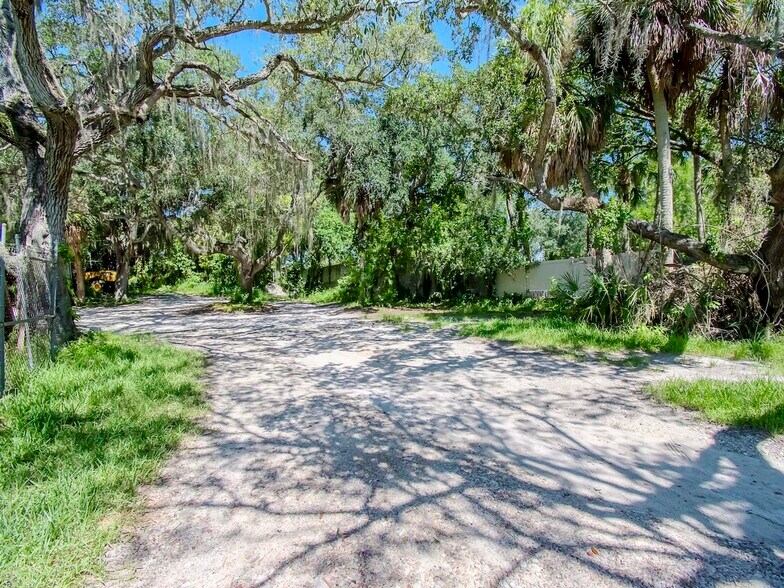 More Photos Of 1761 Beckett Way & US Highway 19, Tarpon Springs Bar For Sale