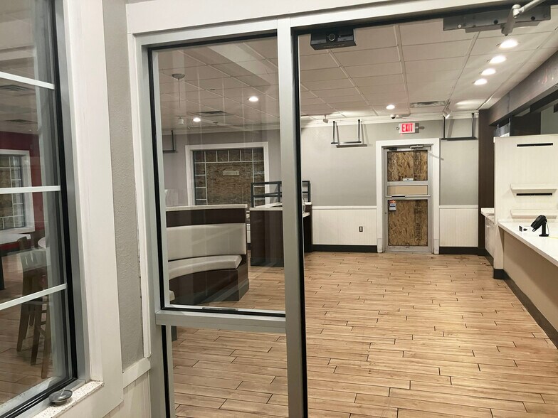 More Photos Of 1317 N Eaton St, Albion Fast Food For Lease