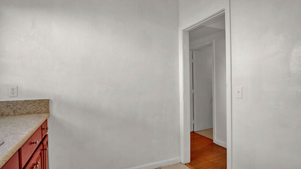 More Photos Of 6072 York Blvd, Los Angeles Storefront Retail Residential For Sale